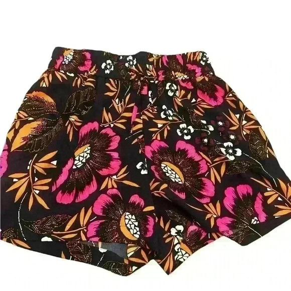 A New Day- Floral Shorts. Stretchy Waistband. Size- M. - Picture 2 of 3